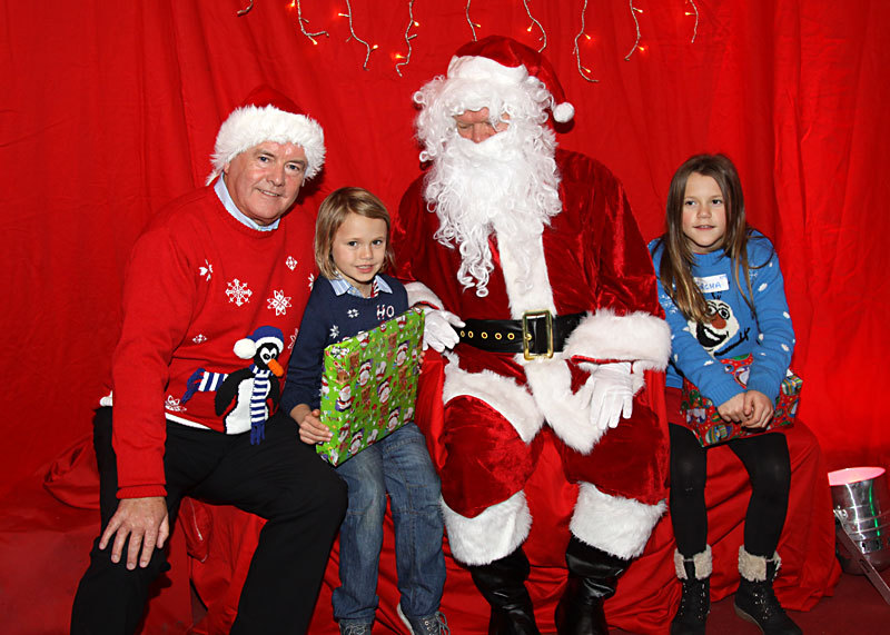 The Commodore and his grandchildren meet the other 'main man' 