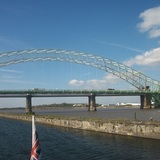 Approaching_the_last_lock_with_the_river_Mersey_in_the_background..JPG